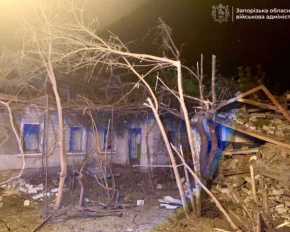 У Запоріжжі пролунали вибухи: горять будинки, перебої з електрикою