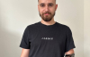 "Протез - это ежедневная работа": как "Фундация Течия" Олега Крота помогла военному Артему Яицкому пройти путь от ампутации до протезирования