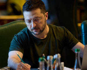 Зеленський попередив депутатів про можливі важкі рішення у разі погіршення ситуації на фронті