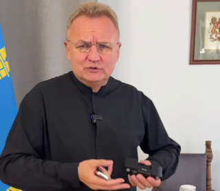 Садовый заявил, что в его кабинете обнаружили &quot;жучка&quot;