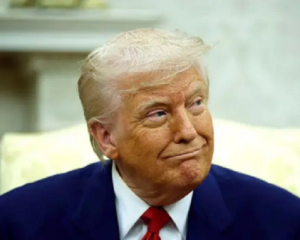 Літак Трампа в небезпечній ситуації: диспетчер кричав про негайний маневр