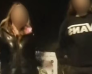 В Чернигове девушки сняли танец под российскую песню на Аллее Героев: полиция проводит проверку