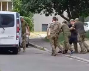 На Волыни сотрудники ТЦК ворвались на предприятие и применили против людей слезоточивый газ