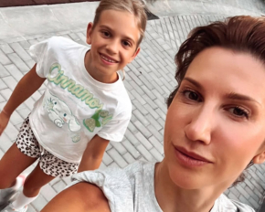 Аніта Луценко показала, як займається спортом з дев&#039;ятирічною донькою: фото