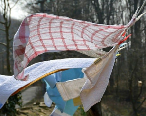 Помилка, яка псує усе прання: як сушити речі, щоб приємно пахли