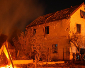 Запоріжжя атакували ворожі КАБи: під завалами шукають людину