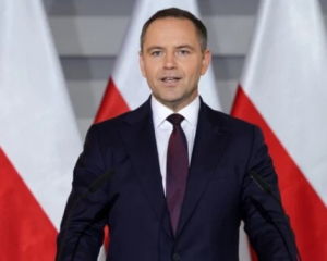 Навроцкий подписал закон: часть соцпомощи для украинцев в Польше отменена