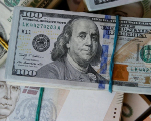 Прогноз курсу долара на жовтень: скільки коштуватимуть $100 в Україні
