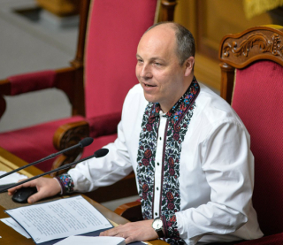 Зеленский присвоил звание Героя Украины Парубию и еще трем украинцам