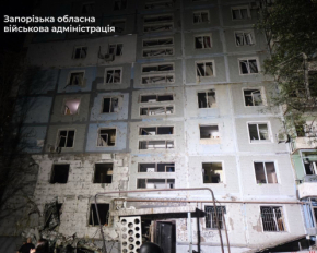 Показали наслідки російської атаки на Запоріжжя: пожежі та руйнування