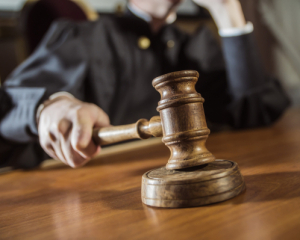 Суд конфіскував майно у родичів колишнього військкома Харківського ТЦК