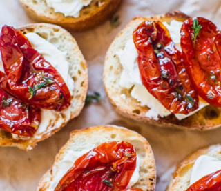 Идеальны для осеннего утра: три вкусные намазки из грибов, помидоров и баклажанов