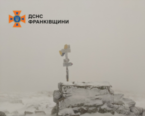 В Карпатах ударил мороз и лежит снег - удивительные фото