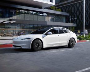 Tesla представила &quot;бюджетні&quot; версії Model 3 і Model Y
