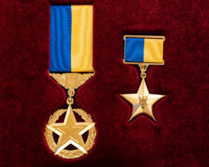 В Офісі президента сказали, як реагують на петиції із проханнями надати звання Героя України