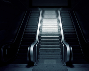 У Києві на тлі обстрілу метро працює з низкою обмежень