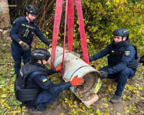 На присадибній ділянці знайшли бойову частину російської ракети, яка не вибухнула