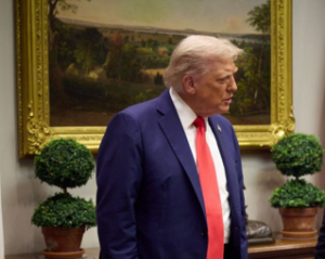 Трамп попал в курьезную ситуацию на саммите в Египте