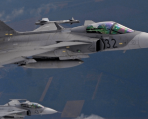 Швецию остановили: Gripen для Украины временно откладывают