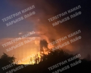 Ворог атакує країну ракетами: у низці міст пролунали вибухи