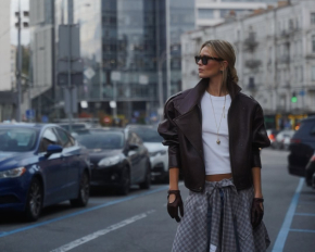 Екатерина Кузнецова в образе street style устроила фотосессию в столице