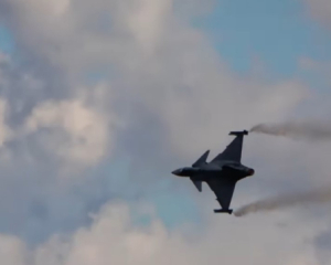 Зеленский назвал сроки поставки самолетов Gripen для Украины и объяснил выбор