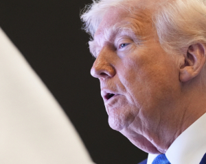 "Пекін здатен натиснути на Москву". Трамп хоче обговорити зі Сі Цзіньпіном війну в Україні