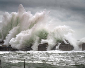 В Южно-Китайском море произошла трагедия: ищут двух моряков