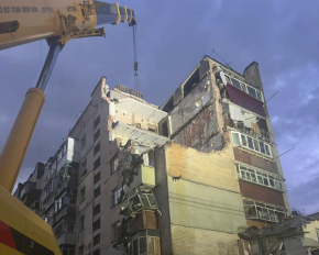 Под завалами многоэтажки в Хмельницком нашли тела двух людей