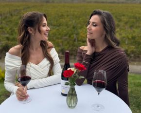 Наталка Денисенко влаштувала контрастну фотосесію у болгарському винограднику