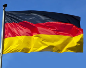 В Германии и Польше заговорили о пересмотре условий пребывания украинцев