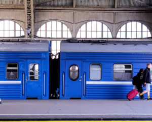 На тлі російської атаки затримується низка потягів, на Миколаївщині перебої зі світлом