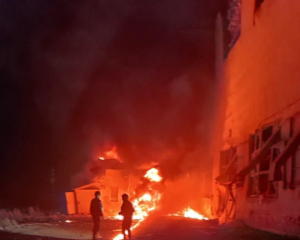 У Бурштині майже три години безперервно лунають вибухи