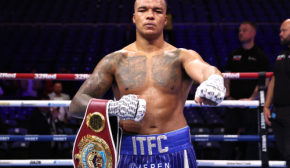 Розпочалися переговори про бій Усика з непереможним боксером