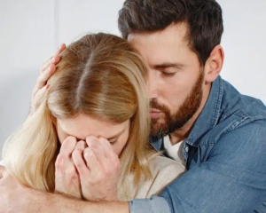 Почему иногда лучше умолчать: две вещи, которые могут разрушить доверие между партнерами