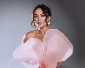 Анна Саліванчук влаштувала ніжну фотосесію у незвичній сукні