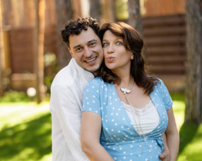 Режиссер Евгений Синельников станет отцом во второй раз: чувственные фото