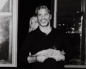 Дженніфер Еністон виклала рідкісне фото з коханим у його 50-річчя