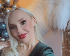 Голубой торт и фотозона с крыльями: СолоХа выложила кадры с крещения сына