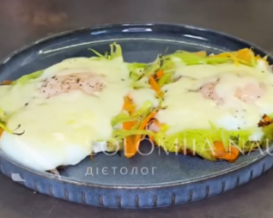 Что приготовить из яиц: сохраняйте идею полезного завтрака из сезонных овощей и сыра