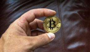 Біткойн знову впав: криптовалюта вперше з червня опустилася нижче за позначку в $100 тис. доларів