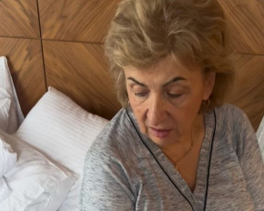 Леся Никитюк показала, что подарила матери на день рождения