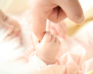 Верховная Рада приняла закон о выплате 50 тыс. грн за рождение ребенка