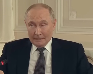 Путин поручил готовиться к возможным испытаниям испытаниям