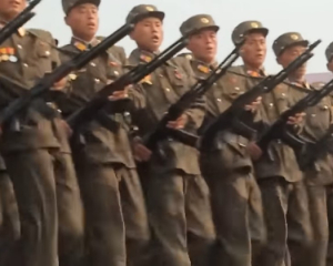 КНДР отправила 10 тыс. военных к границе с Украиной для охраны - разведка Южной Кореи