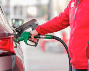 В Украине подешевел бензин А-95, а дизельное топливо подорожало