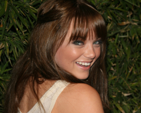 Від виготовлення собачого корму до Оскара. Як змінилася Емма Стоун з початку кар'єри (фото)