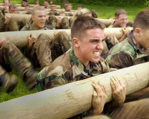 Шатдаун: военным США в Германии советуют брать еду у волонтеров