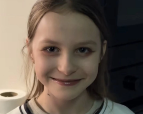 "Почалось" - Олена Світлицька похвалилась першим макіяжем дев'ятирічної доньки