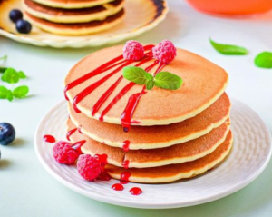 Завтрак выходного дня: сохраняйте простой рецепт рисовых панкейков